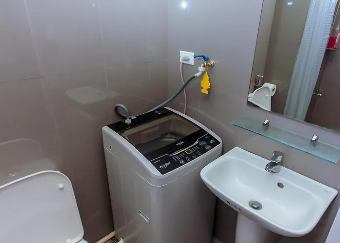 Apartment Boutique Air Retreat Relax Laugh Swim Gym Car Park 1767 Manila