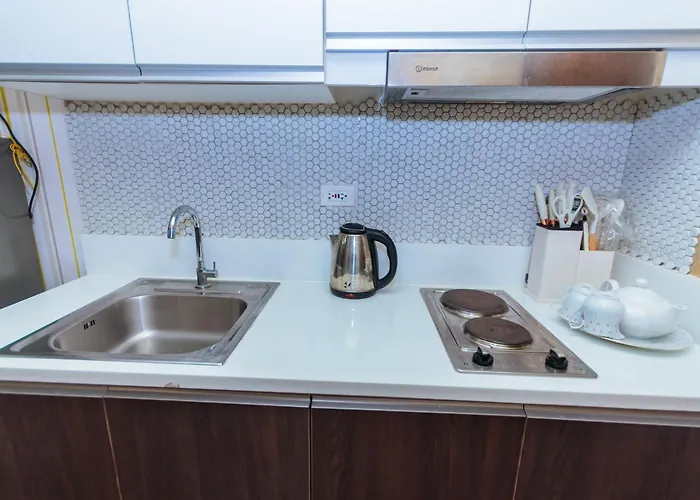 Apartment Boutique Air Retreat Relax Laugh Swim Gym Car Park 1767 *