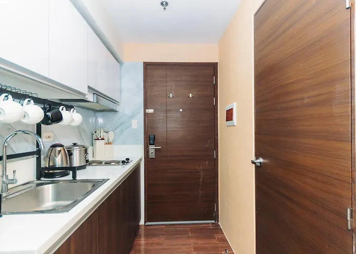 Boutique Air Retreat Relax Laugh Swim Gym Car Park 1767 *