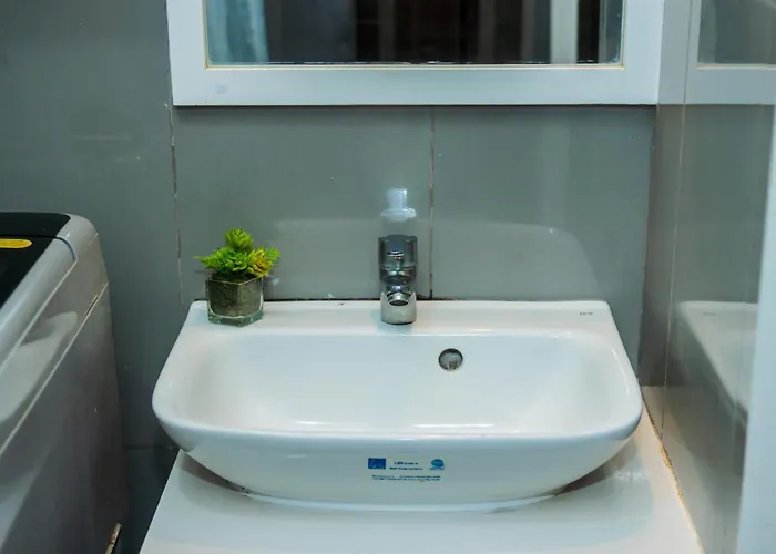 Apartment Boutique Air Retreat Relax Laugh Swim Gym Car Park 1767 Manila