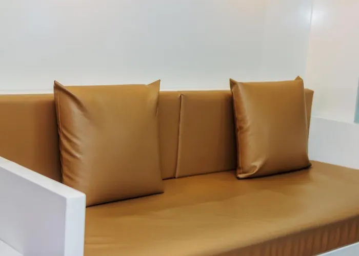 Boutique Air Retreat Relax Laugh Swim Gym Car Park 1767