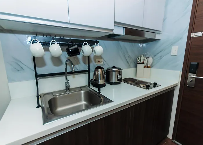 Apartment Boutique Air Retreat Relax Laugh Swim Gym Car Park 1767 Manila